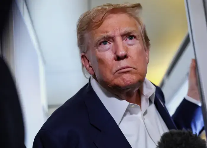 トランプ大統領、メドベージェフの警告を受け核潜水艦を配備