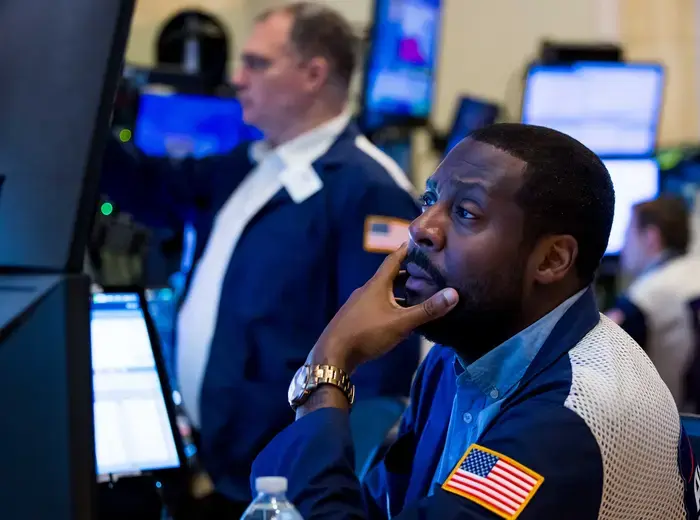 イギリスの雇用成長が238,000人に達する