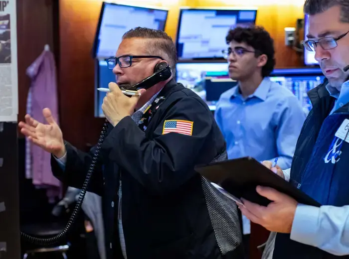 米国株式先物が上昇し、最高値に近づく