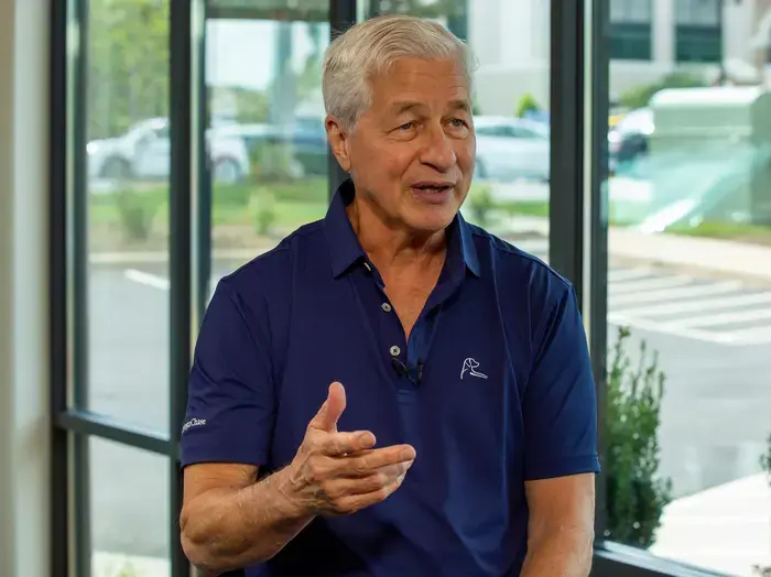 JPMorgan ChaseのDimon氏、米国経済の減速を警告
