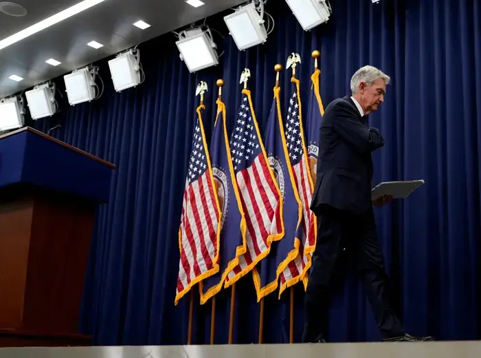 FRBが金利引き下げを発表、今後の見通しに焦点