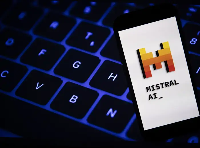 Mistral AIとASML、AI技術革新を加速する資金調達
