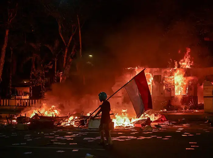 インドネシア、抗議活動で投資家の信頼が揺らぐ