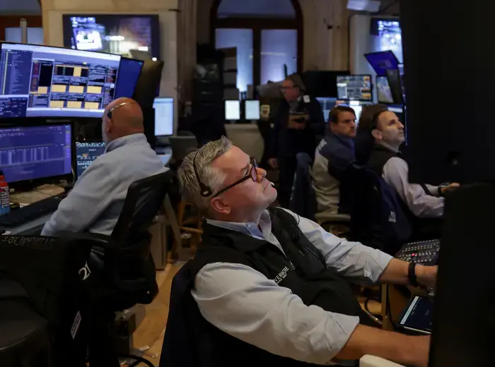 労働市場の減速と株式市場の上昇の関係性を分析