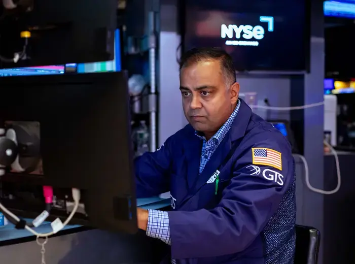 米国株式市場は動向を検討中