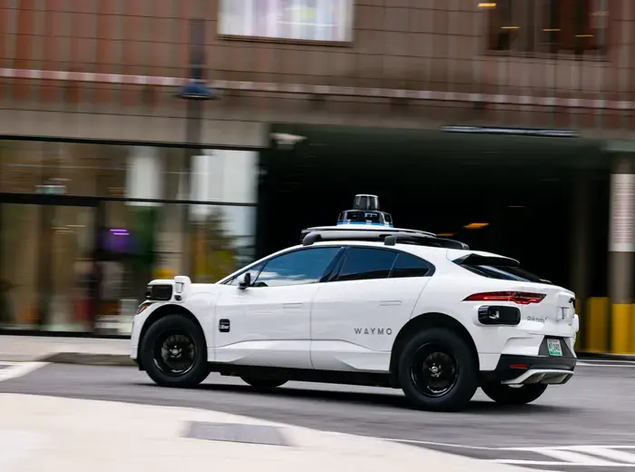 ウェイモが進めるロボタクシーサービスの新展開