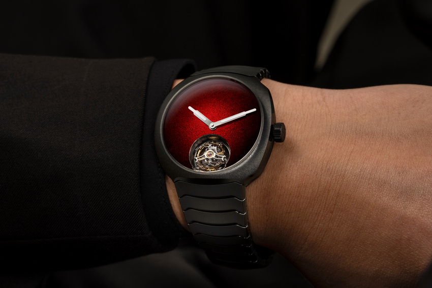 H. Moser & Cie.全陶瓷陀飛輪Streamliner,40毫米紅色煙燻登場
