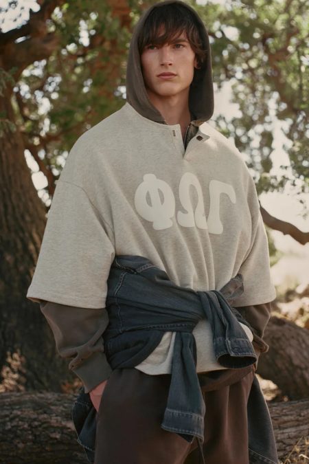 Fear of God Essentials Summer 2026 系列:學院風元素與經典格紋法蘭絨回歸