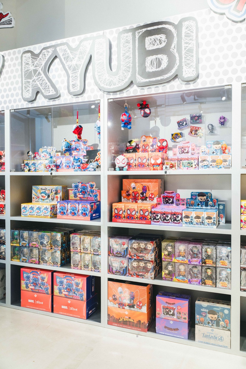 KYUBI 店內貨架陳列