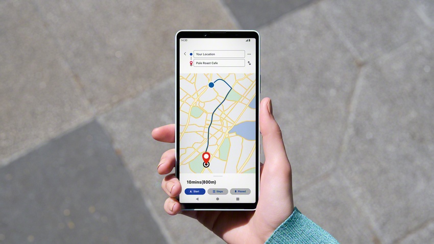 在戶外以 Xperia 10 VIII 查看地圖