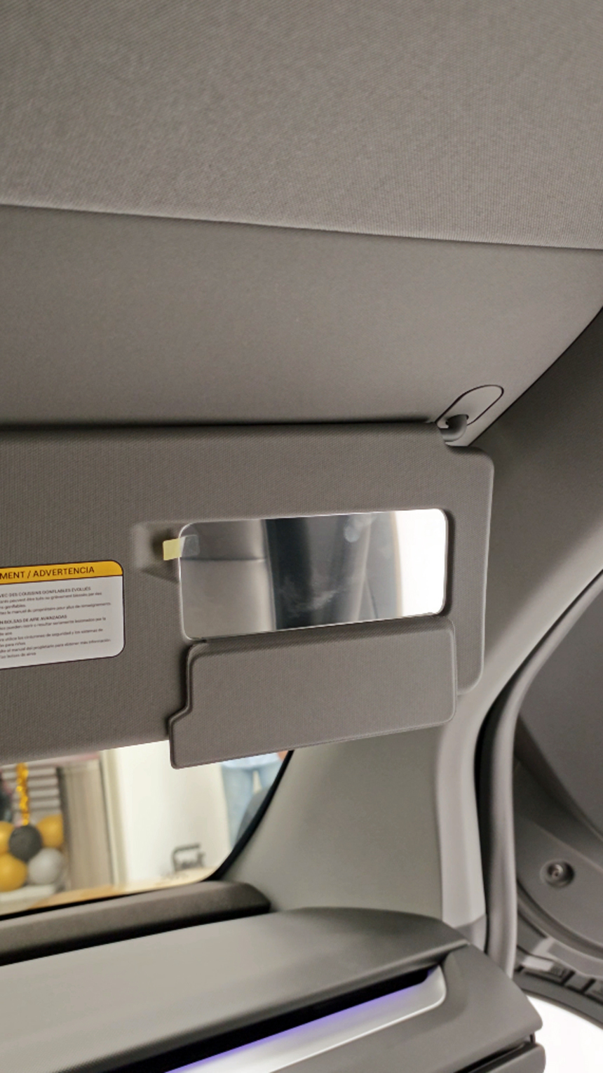 Tesla Cybercab 車廂遮陽設計