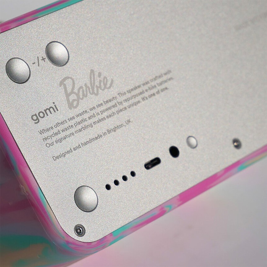 gomi Barbie 音箱機背
