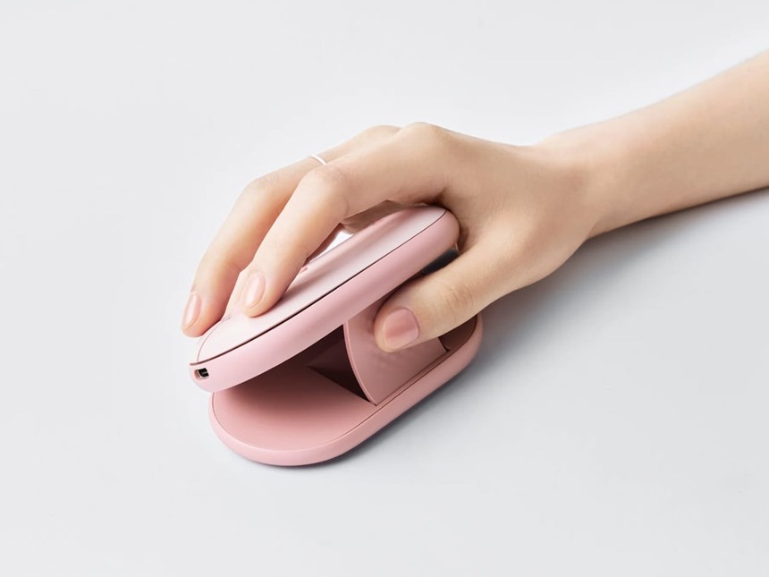 Logitech Pebble Up 玫瑰粉升起模式手掌握姿